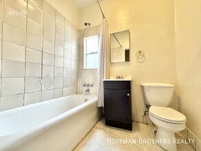 836 Sanborn Ave, Unit 202 in Los Angeles, CA - Building Photo - Building Photo