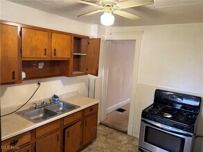 3653 W 46th St in Cleveland, OH - Building Photo - Building Photo