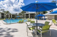 Building Photo - Enclave At Lake Ellenor Apartments in Orlando, Florida