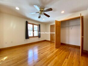 241 W 3rd St, Unit 2 in Boston, MA - Building Photo - Building Photo