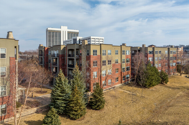 ParkSide Condominiums in St. Louis Park, MN - Building Photo - Building Photo