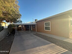 218 Easter Way in El Paso, TX - Building Photo - Building Photo