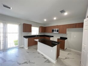 1310 NW 6th Ave in Florida City, FL - Building Photo - Building Photo