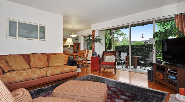 Willow Gardens in Vancouver, BC - Building Photo - Building Photo