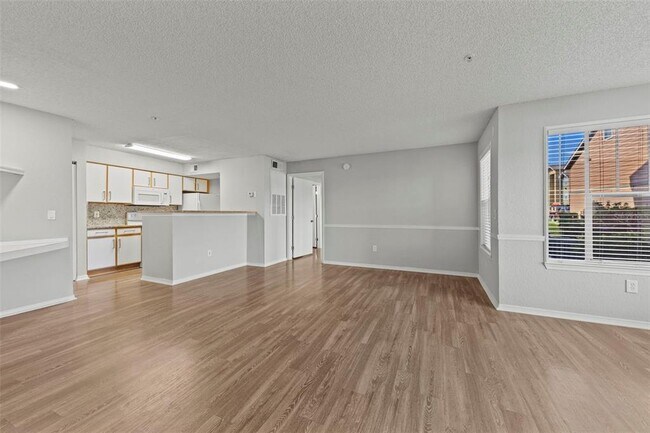2212 Grand Cayman Ct in Kissimmee, FL - Building Photo - Building Photo