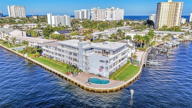 1201 S Riverside Dr in Pompano Beach, FL - Building Photo - Building Photo