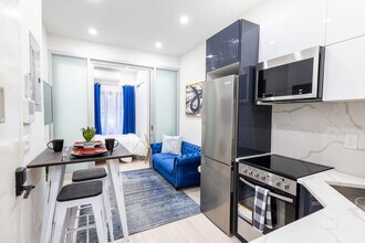 317 E 78th St in New York, NY - Building Photo - Building Photo