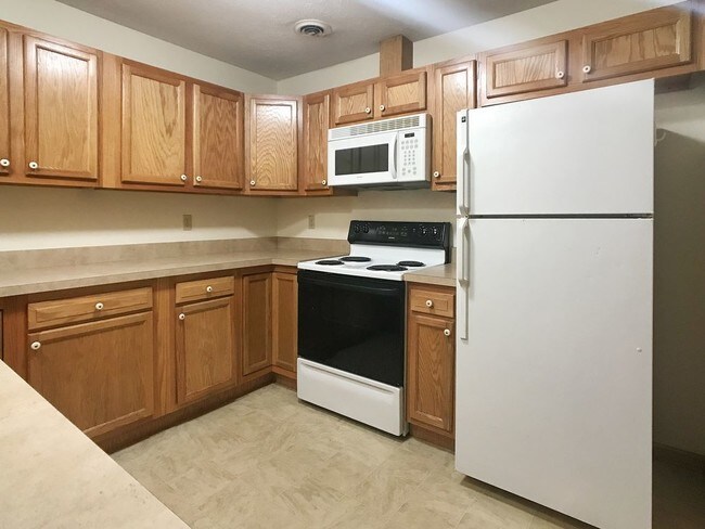 253 Main St in Mill Hall, PA - Building Photo - Building Photo