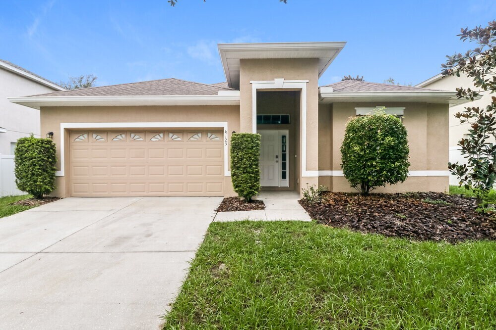 4123 Beaumont Loop in Spring Hill, FL - Building Photo