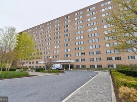 1900 Lyttonsville Rd in Silver Spring, MD - Building Photo