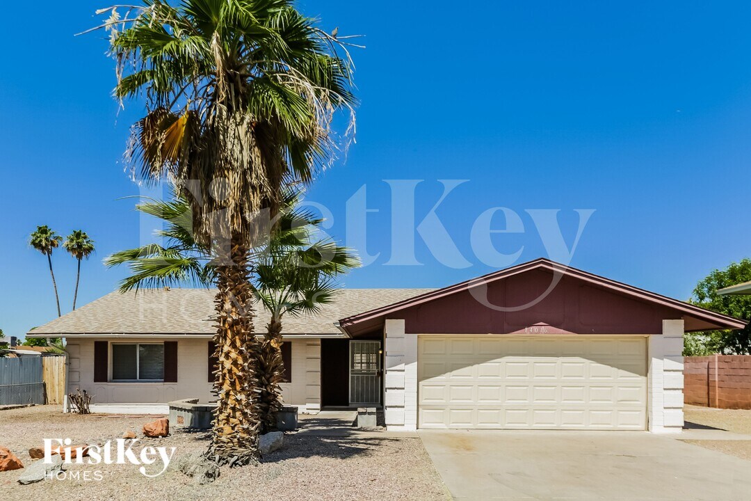 14016 N 33rd Dr in Phoenix, AZ - Foto de edificio