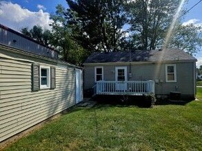 1155 Hartzell St in New Haven, IN - Foto de edificio - Building Photo