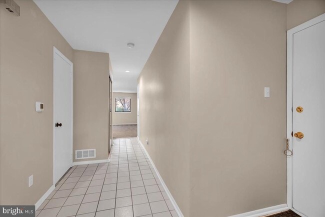 604B Cypress Point Cir in Mount Laurel, NJ - Building Photo - Building Photo