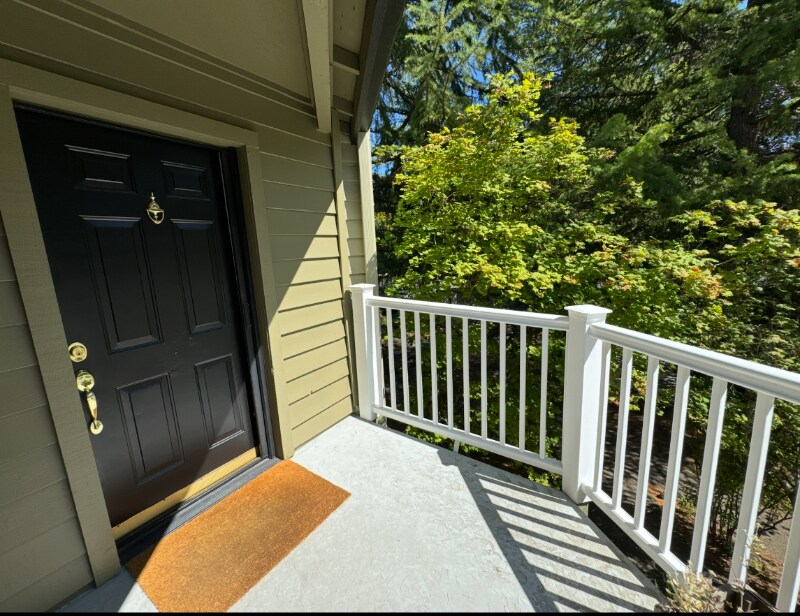 5064 Foothills Dr in Lake Oswego, OR - Building Photo
