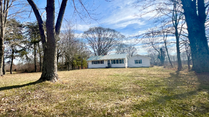 1098 Christine Rd in Columbia, KY - Building Photo