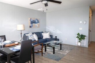 502 SE B St in Bentonville, AR - Building Photo - Building Photo