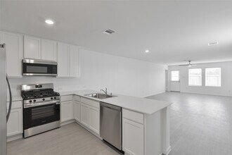 1327 Tanner Dell Dr in Crosby, TX - Building Photo - Building Photo