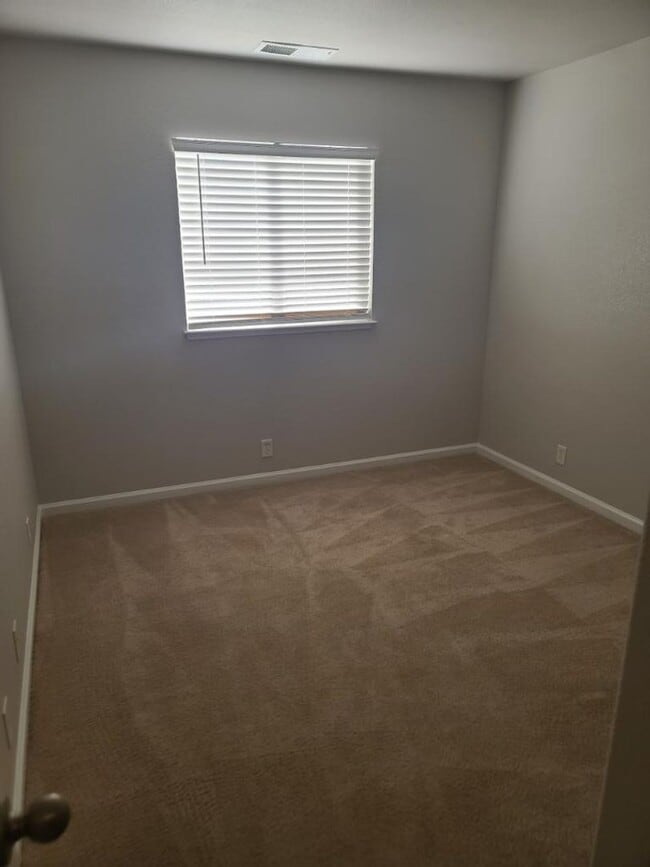 1170 Viceroy Dr in Chico, CA - Building Photo - Building Photo