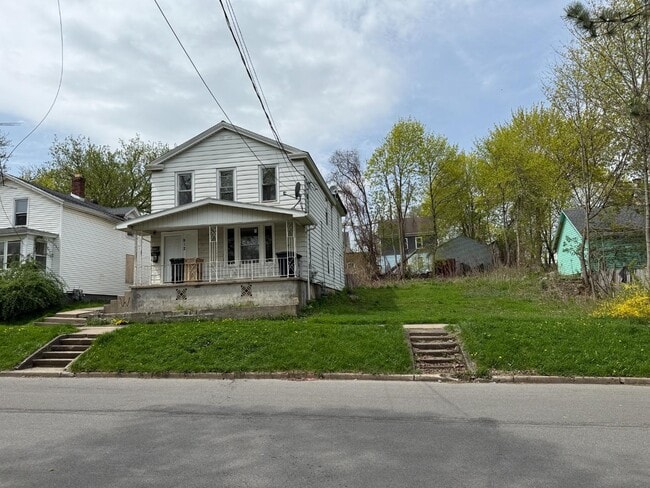 property at 912 Saratoga St