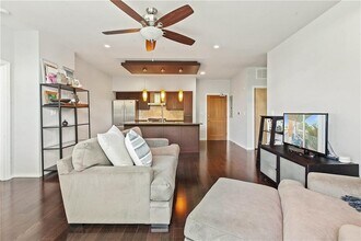 1600 Barton Springs Rd in Austin, TX - Building Photo - Building Photo