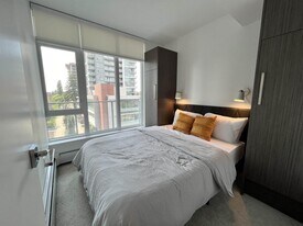 13350 Central Ave in Surrey, BC - Building Photo