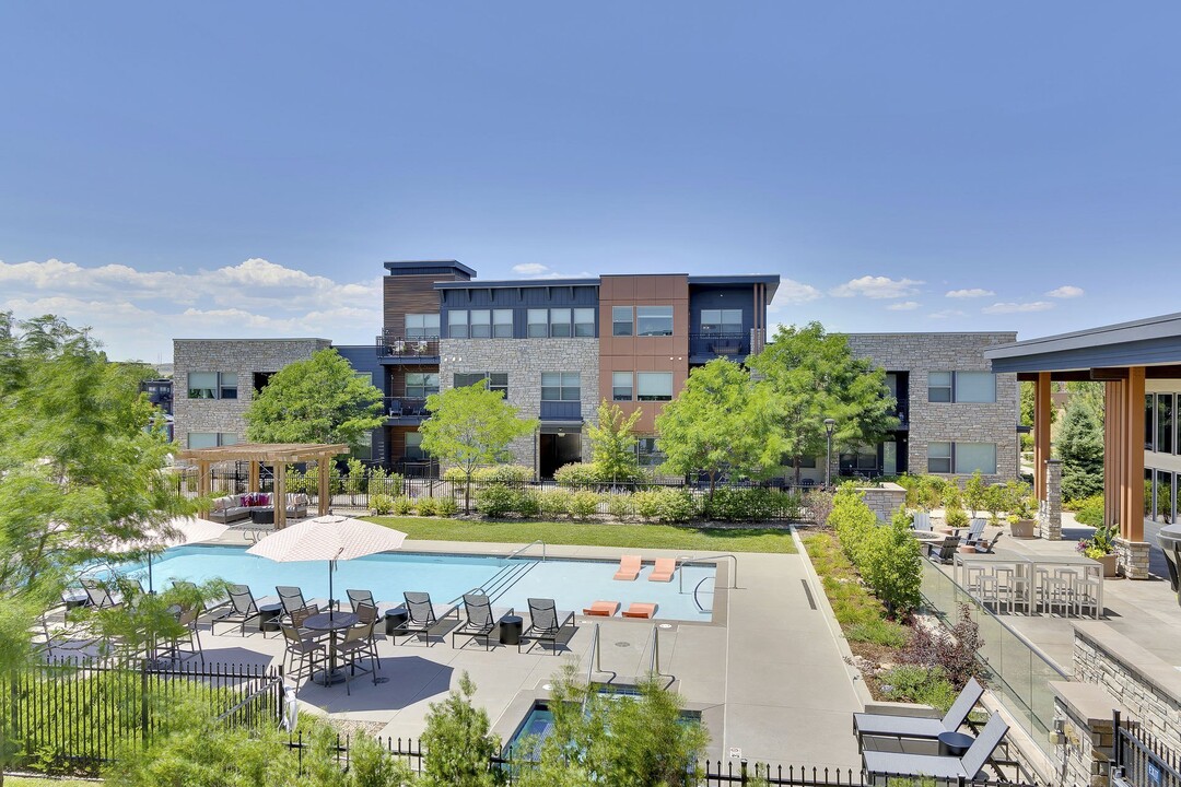 Vela Meridian in Parker, CO - Foto de edificio