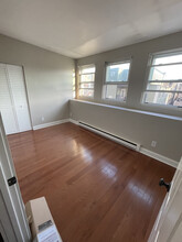 227 W 3rd St, Unit 3 in Boston, MA - Building Photo - Building Photo