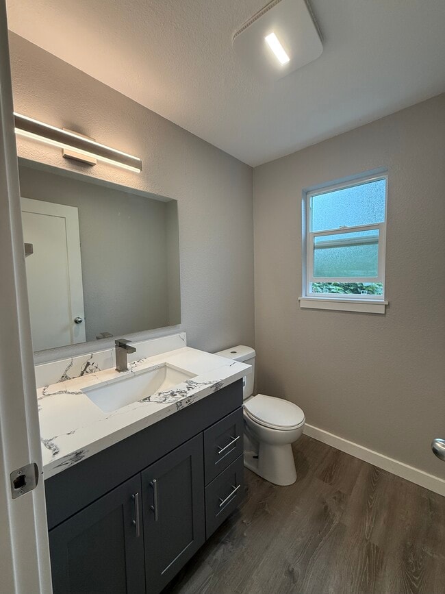 9012 236th St Sw, Unit D in Edmonds, WA - Foto de edificio - Building Photo