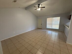 1610 Hazelwood St in Conroe, TX - Building Photo - Building Photo