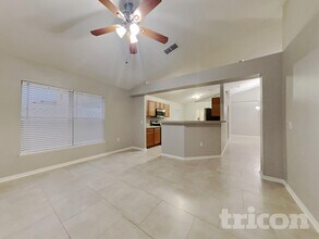 1304 Alhambra Crest Dr in Ruskin, FL - Building Photo - Building Photo