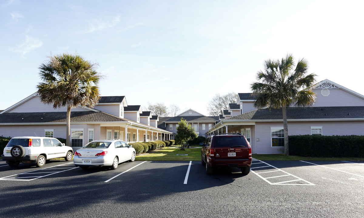 New Orleans Courtyard in Fairhope, AL - Foto de edificio