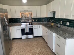 404 Bryn Mawr Island in Bradenton, FL - Building Photo - Building Photo
