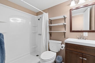 3384 P Ave in Plano, TX - Foto de edificio - Building Photo