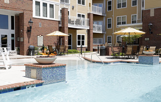 Attain at Towne Place Apartamentos