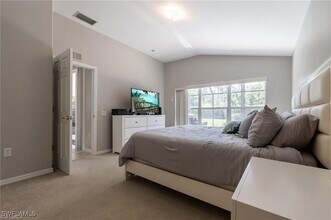 10074 Oakhurst Way in Ft. Myers, FL - Building Photo - Building Photo