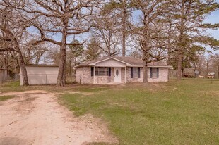 4 Barre Ln in Huntsville, TX - Building Photo