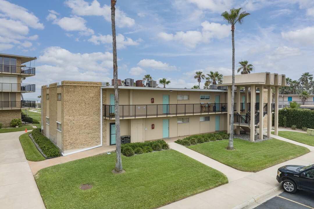 Isla Del Sol in South Padre Island, TX - Building Photo