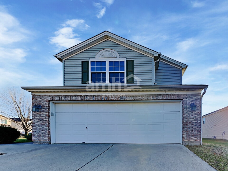 7808 Hyatts Ln in Maineville, OH - Foto de edificio