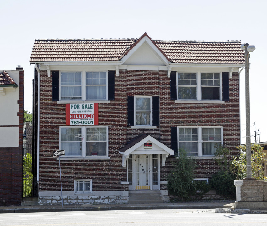 4204 Gravois Ave in St. Louis, MO - Building Photo