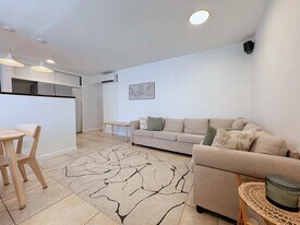 944 Meridian Ave, Unit 11 in Miami Beach, FL - Building Photo