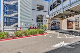 1561 Brunswig Ln in Emeryville, CA - Building Photo - Building Photo