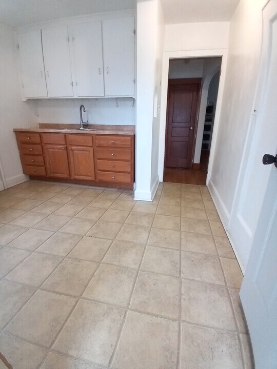 1210 Erie St, Unit #C in Racine, WI - Foto de edificio