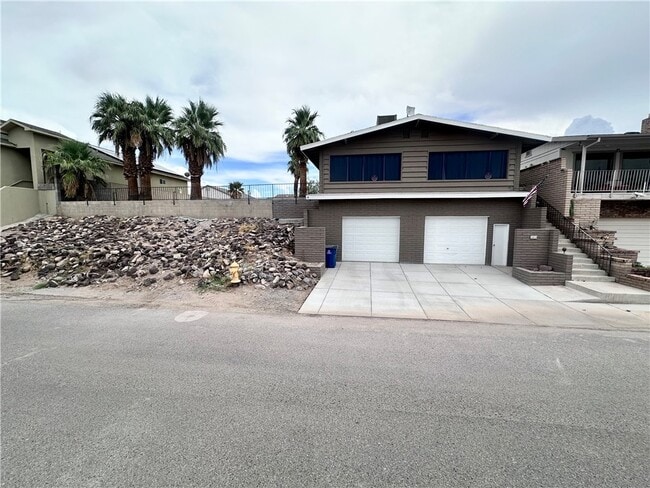 1470 Riverfront Dr