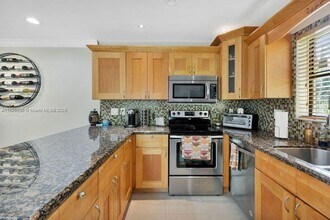 14249 SW 94th Cir Ln in Miami, FL - Building Photo - Building Photo