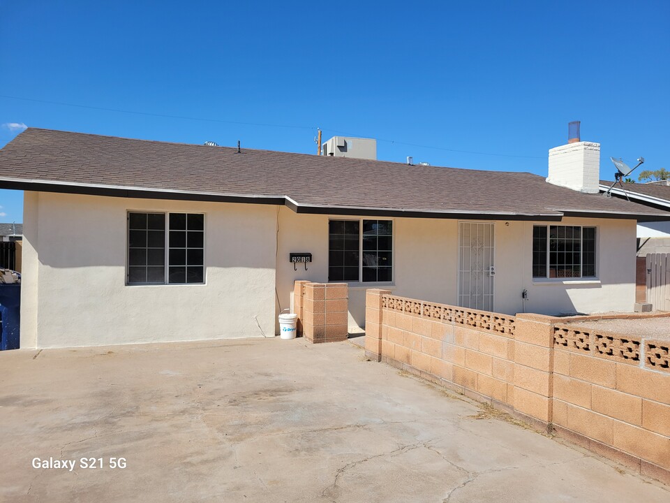 2018 E Lemon St in Tempe, AZ - Foto de edificio