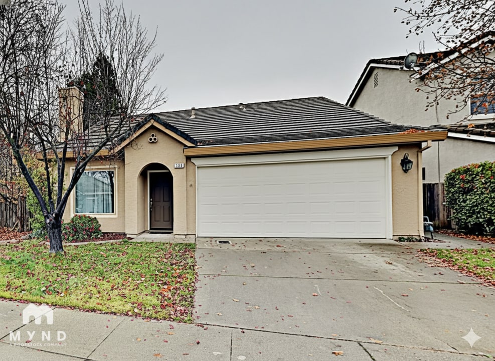 133 Bridgeway Ct in Roseville, CA - Building Photo