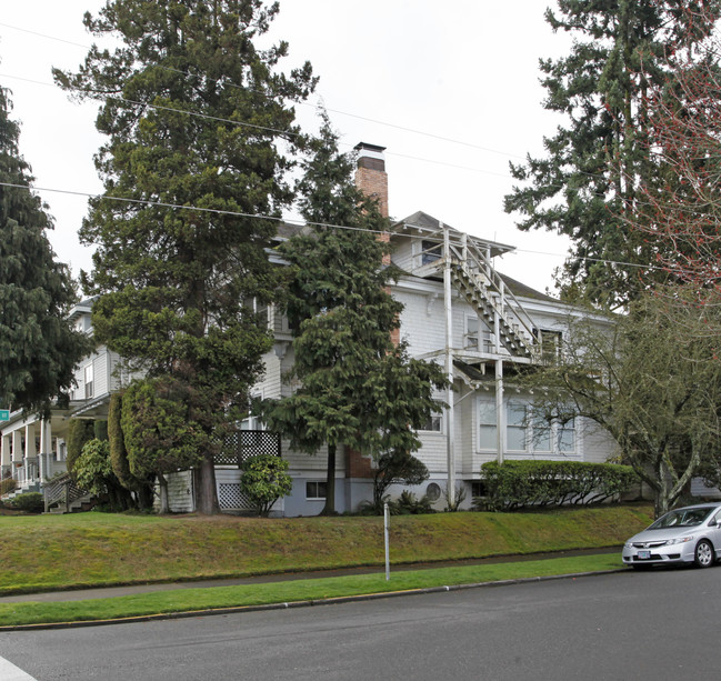 1231 NW 25th Ave in Portland, OR - Building Photo - Building Photo