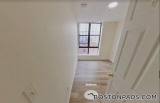 81 Essex St, Unit 74 in Boston, MA - Building Photo