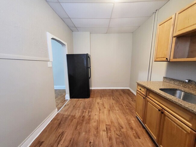 5731 Woodland Ave in Philadelphia, PA - Building Photo - Building Photo