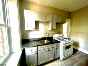 17 Elwood Pl in Newark, NJ - Building Photo - Building Photo